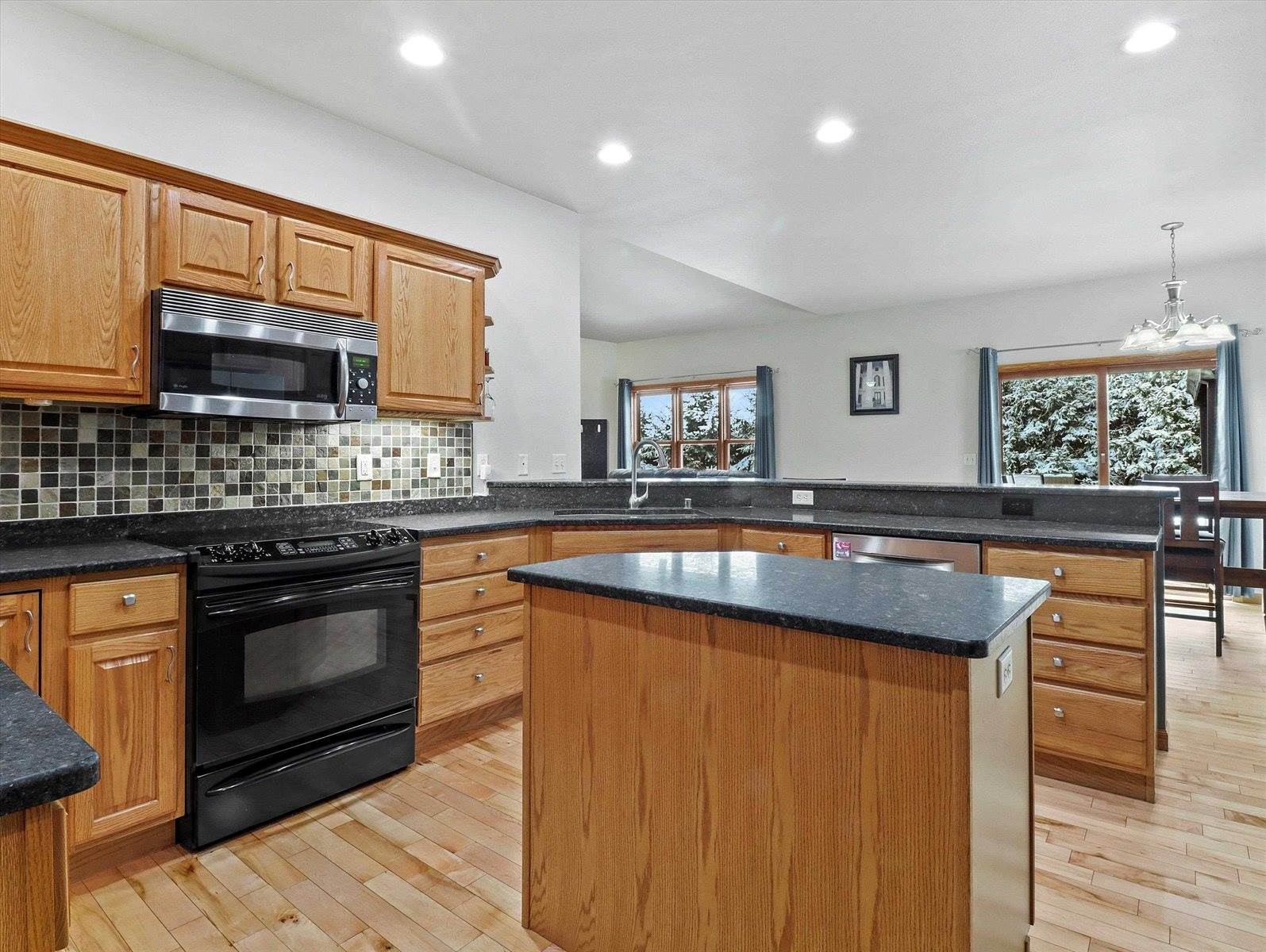 2829 Clover Ln, Bristol, WI 53590