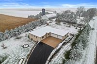 2829 Clover Ln, Bristol, WI 53590