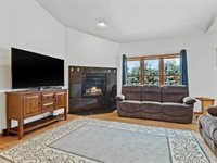 2829 Clover Ln, Bristol, WI 53590