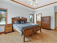 2829 Clover Ln, Bristol, WI 53590