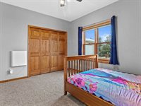 2829 Clover Ln, Bristol, WI 53590