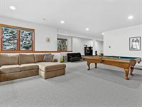 2829 Clover Ln, Bristol, WI 53590