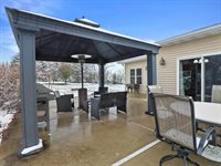 2829 Clover Ln, Bristol, WI 53590