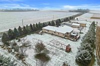 2829 Clover Ln, Bristol, WI 53590