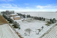 2829 Clover Ln, Bristol, WI 53590