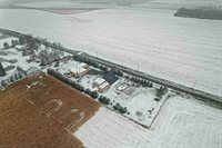 2829 Clover Ln, Bristol, WI 53590