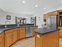 2829 Clover Ln, Bristol, WI 53590