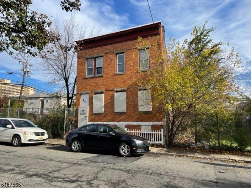 24 Parkhurst St, Newark City, NJ 07114