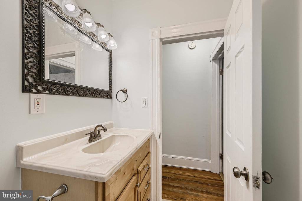 901 Cator Avenue, Baltimore, MD 21218