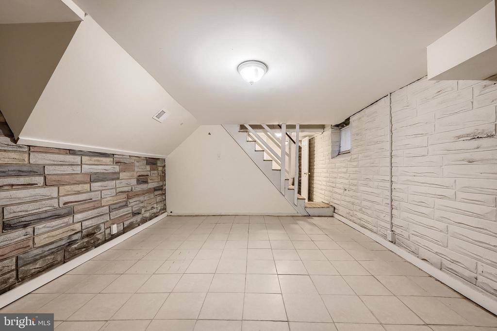 901 Cator Avenue, Baltimore, MD 21218