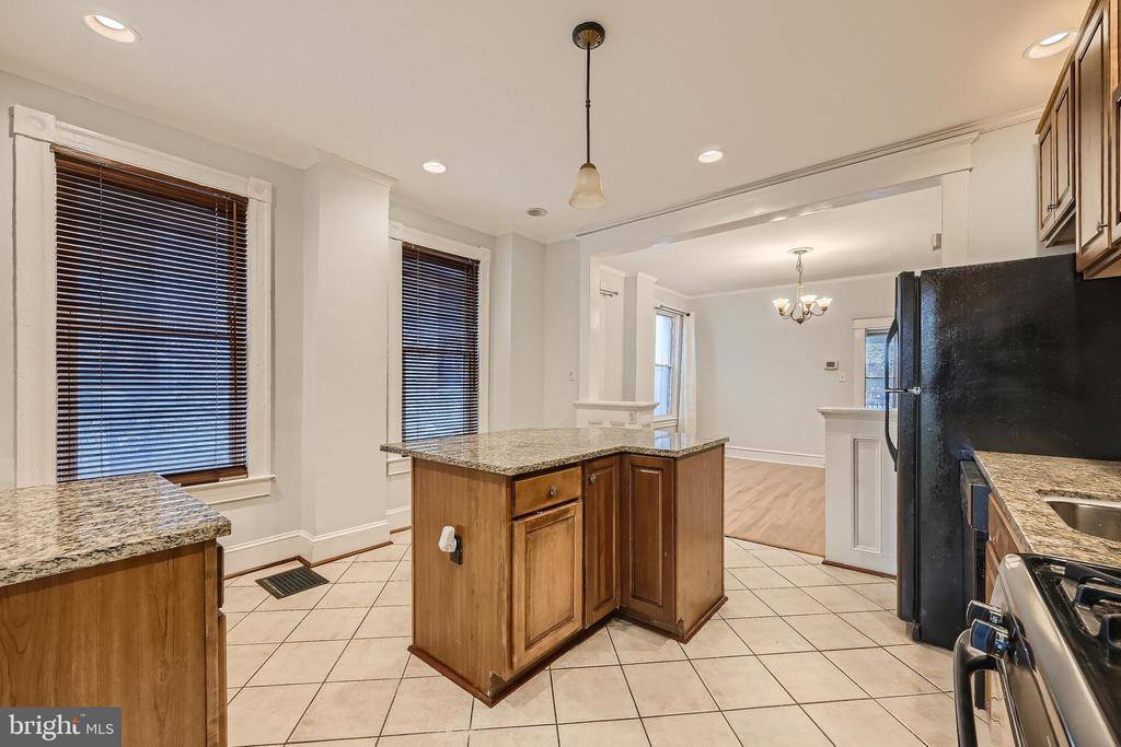 901 Cator Avenue, Baltimore, MD 21218