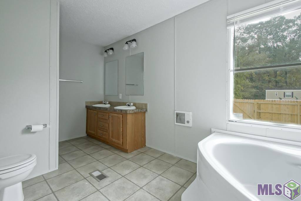 18223 La Hwy 16, Port Vincent, LA 70726