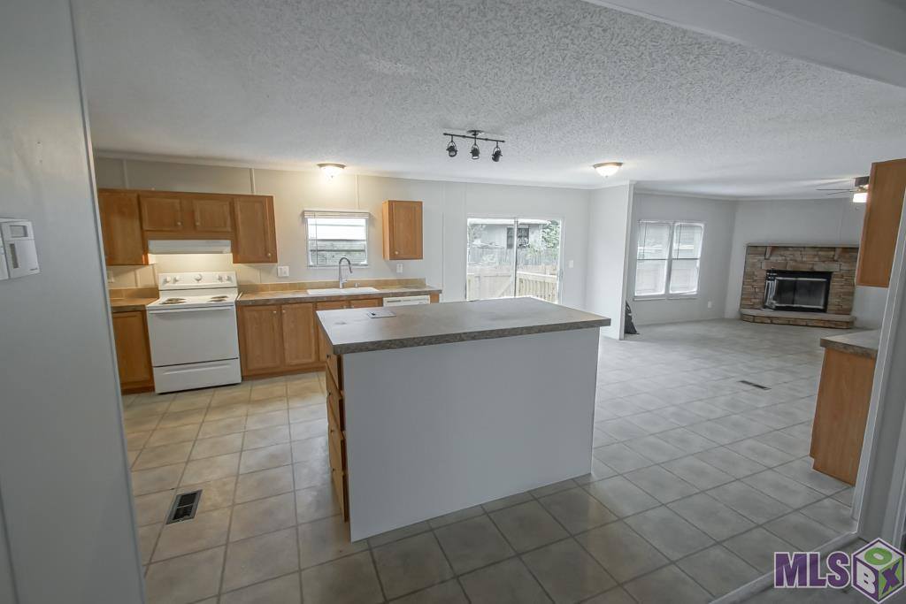 18223 La Hwy 16, Port Vincent, LA 70726