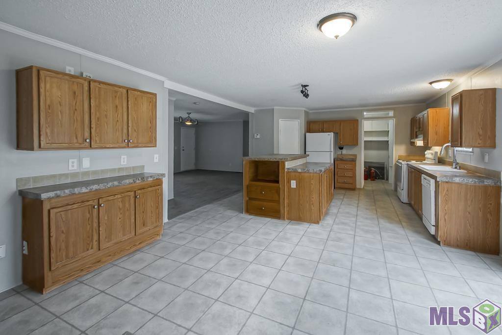 18223 La Hwy 16, Port Vincent, LA 70726