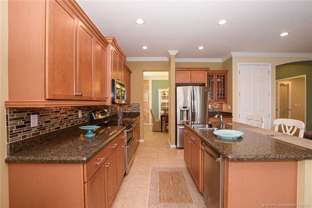 11270 SW Vanderbilt Circle, Port Saint Lucie, FL 34987