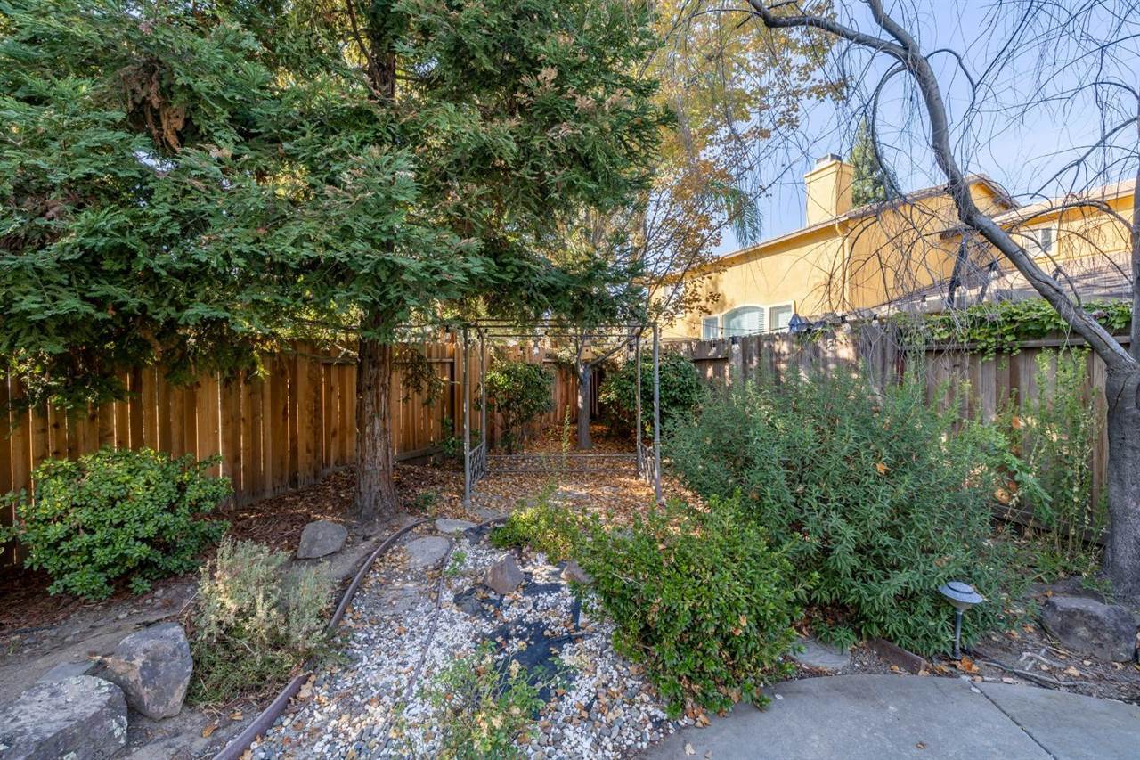 1716 Windrush Lane, Roseville, CA 95747