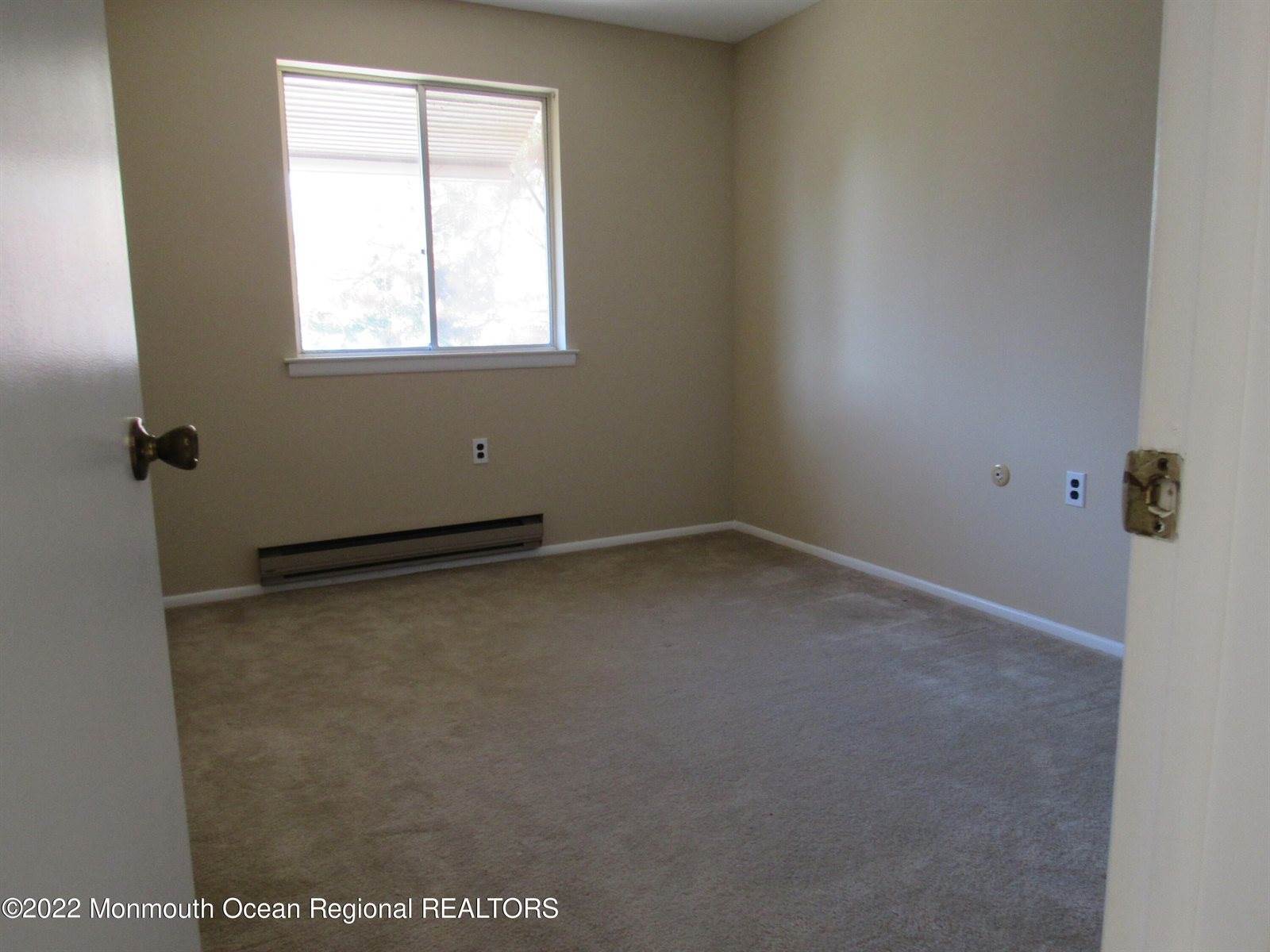 13 Lafayette Drive, Whiting, NJ 08759