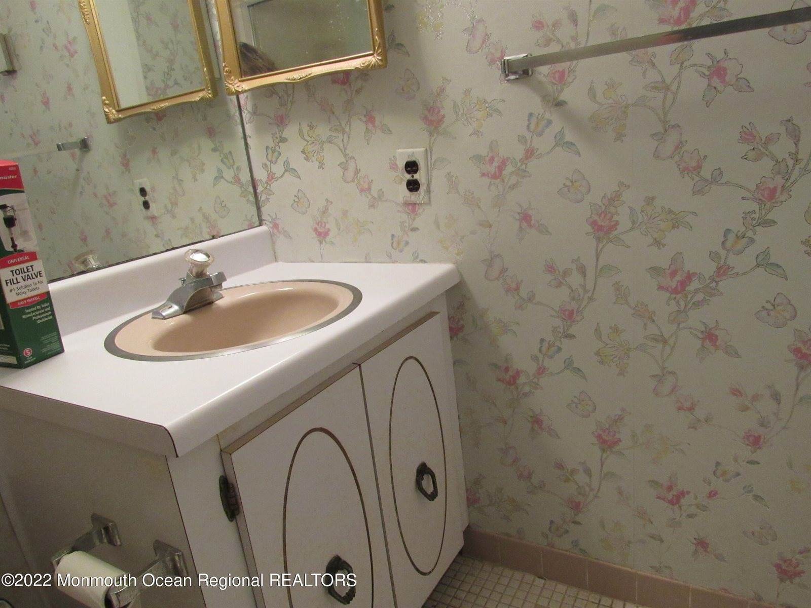 13 Lafayette Drive, Whiting, NJ 08759