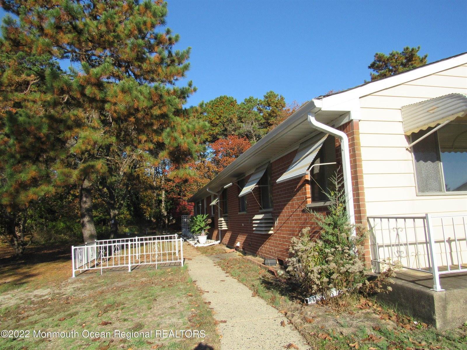 13 Lafayette Drive, Whiting, NJ 08759