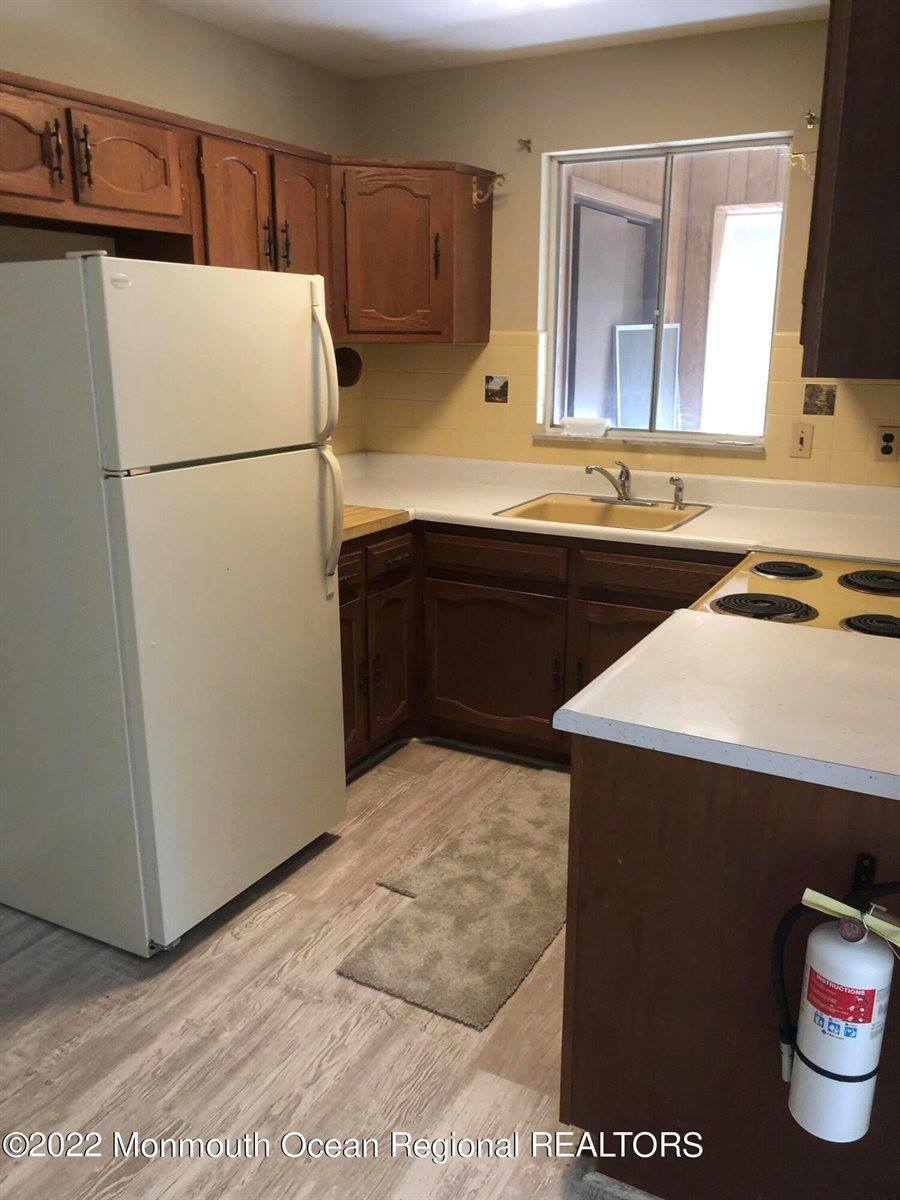 13 Lafayette Drive, Whiting, NJ 08759