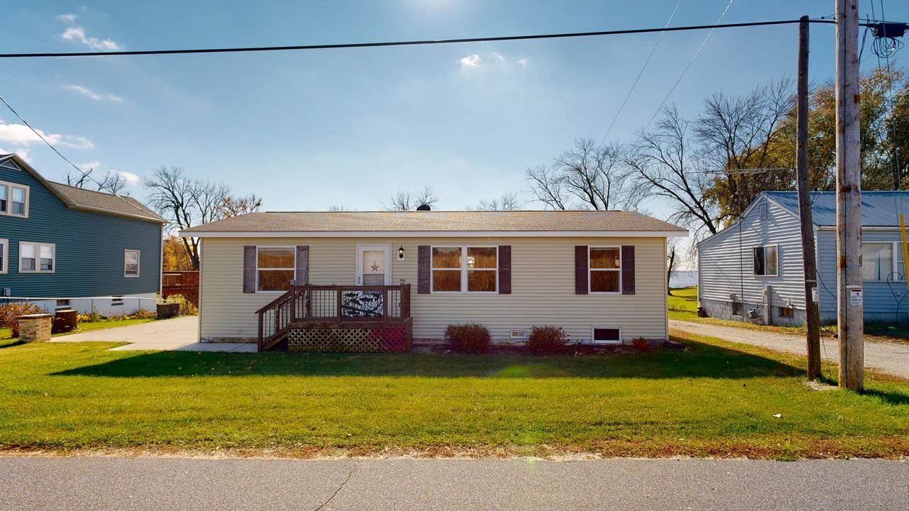 W7875 High Ridge Rd, Fort Atkinson, WI 53538