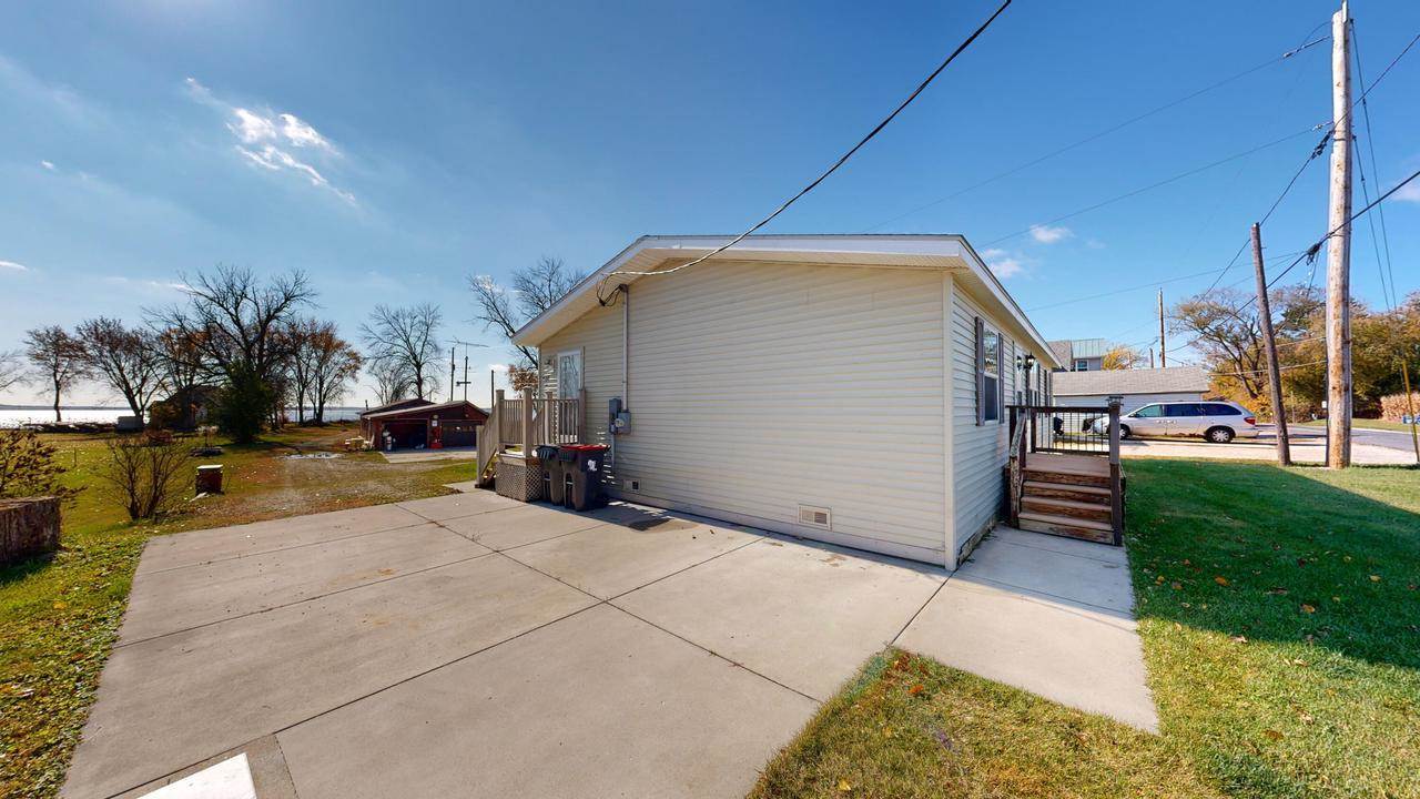 W7875 High Ridge Rd, Fort Atkinson, WI 53538