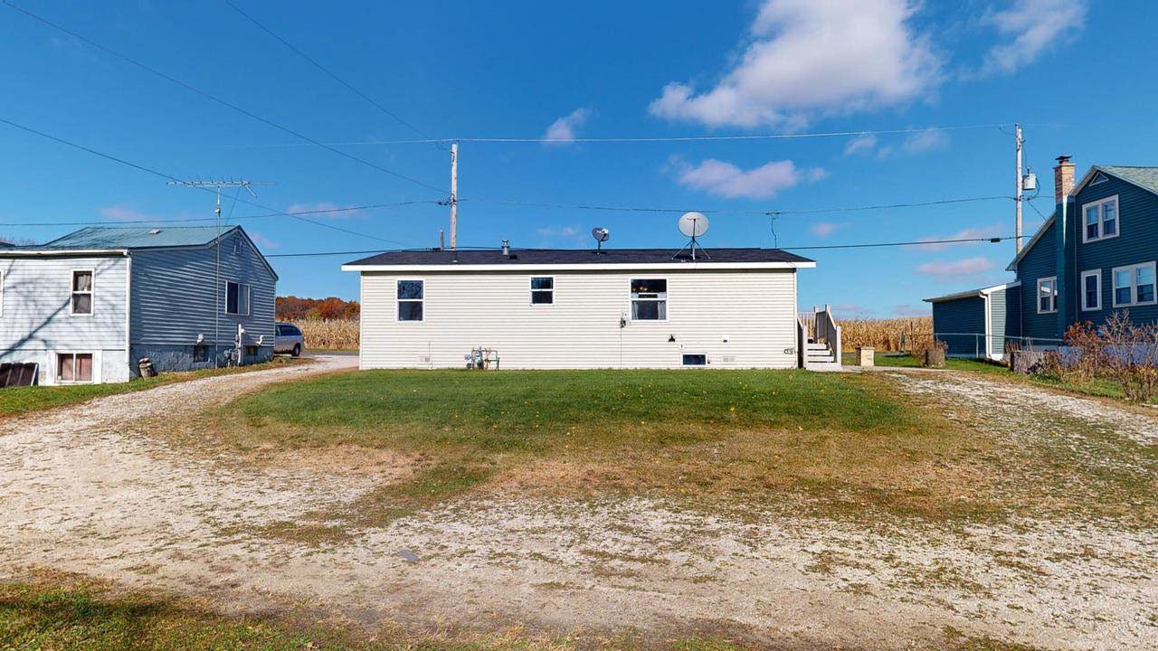 W7875 High Ridge Rd, Fort Atkinson, WI 53538
