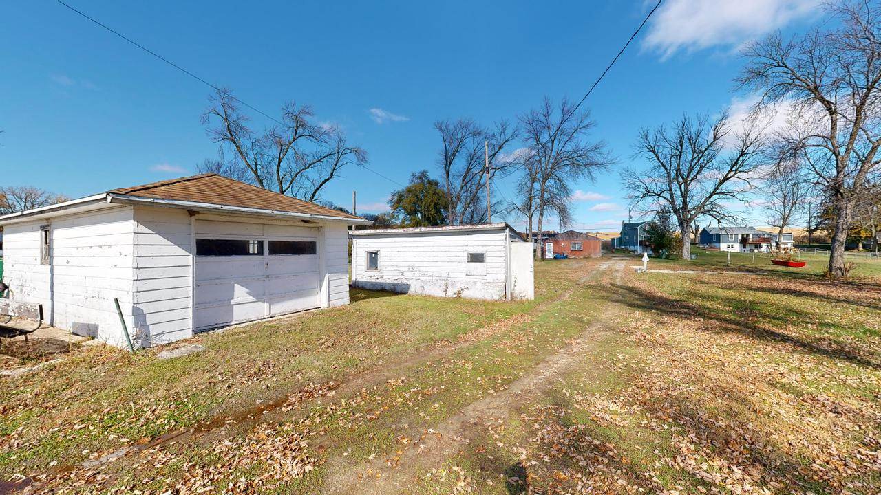 W7875 High Ridge Rd, Fort Atkinson, WI 53538