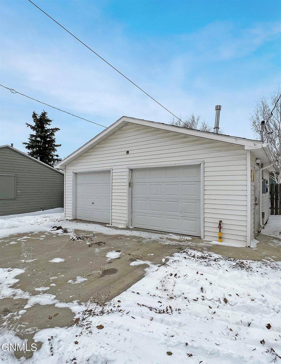 415 8th Street West, Williston, ND 58801