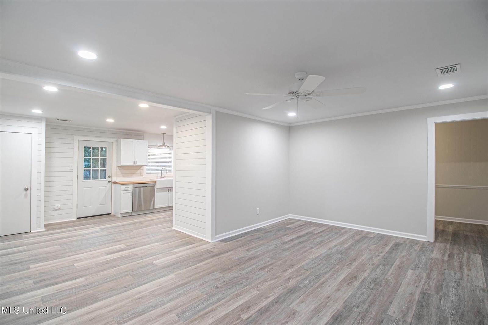 12256 Evelyn Avenue, Biloxi, MS 39532