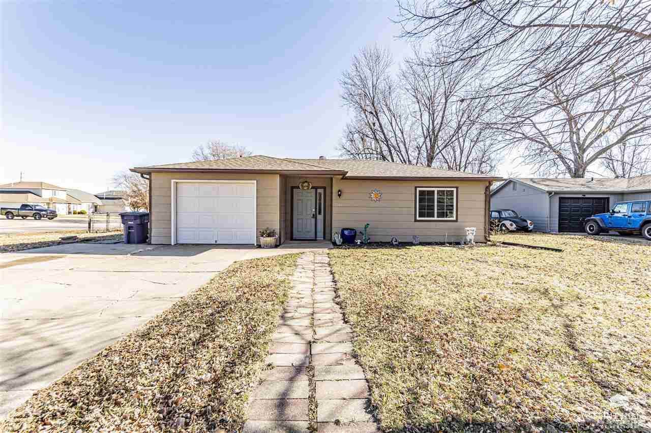 2401 Buttonwood Drive, Manhattan, KS 66502