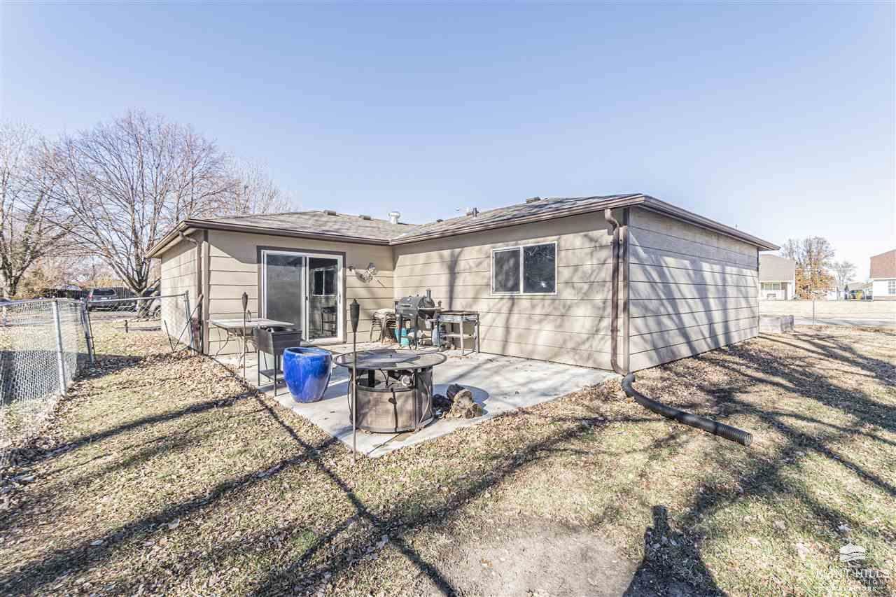 2401 Buttonwood Drive, Manhattan, KS 66502