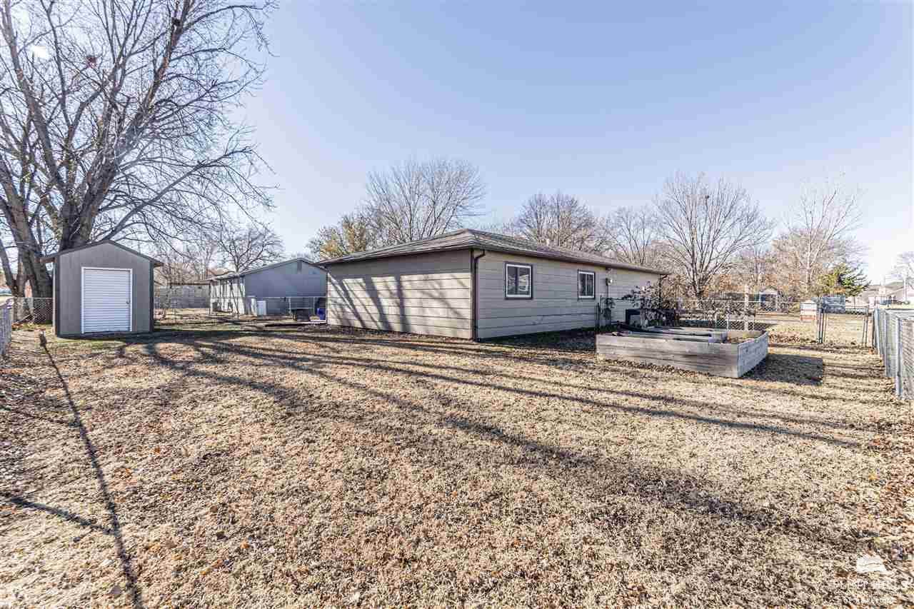 2401 Buttonwood Drive, Manhattan, KS 66502