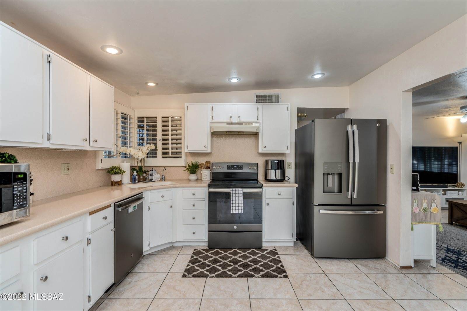 3001 South Brown Avenue, Tucson, AZ 85730