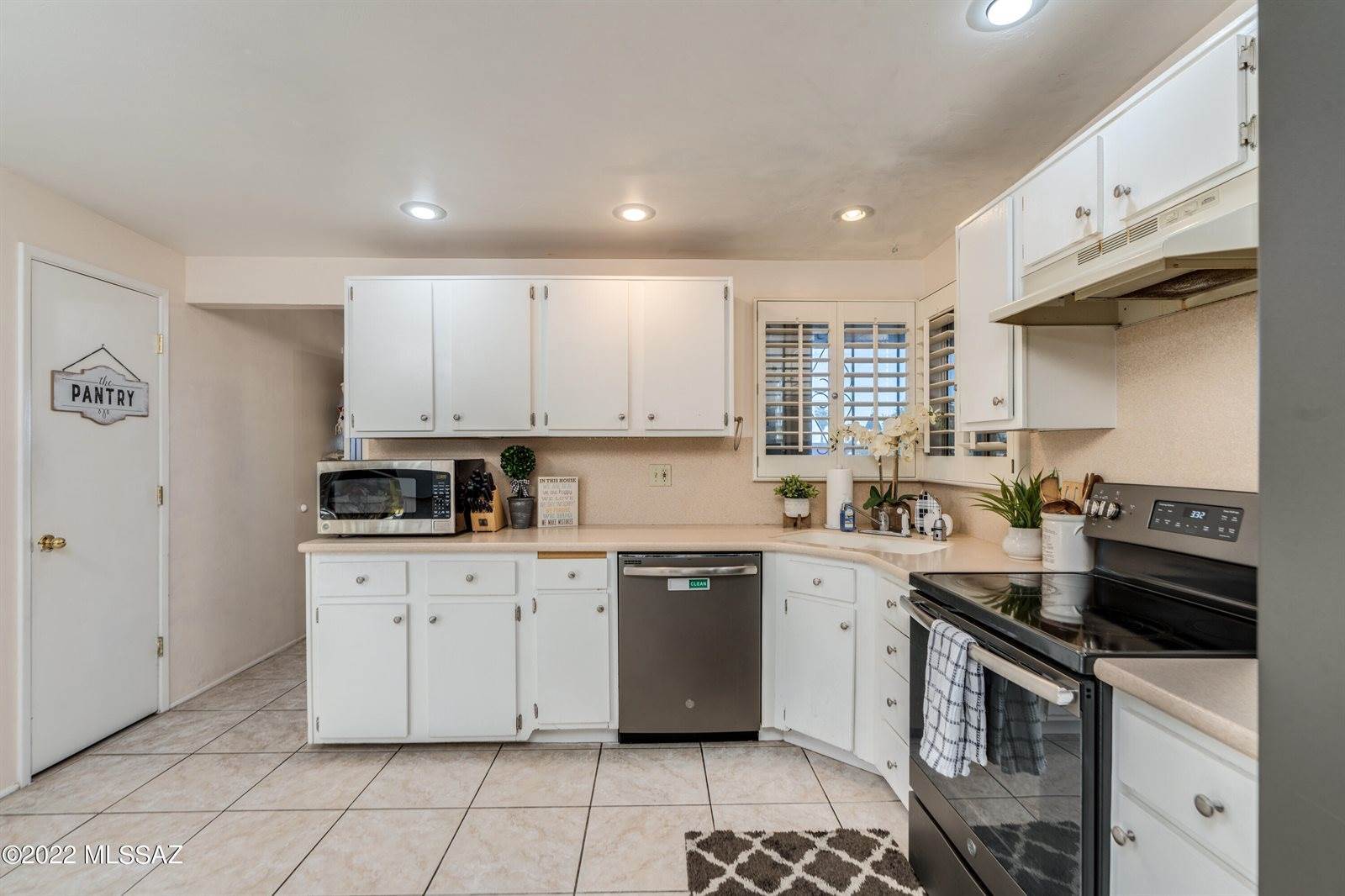 3001 South Brown Avenue, Tucson, AZ 85730