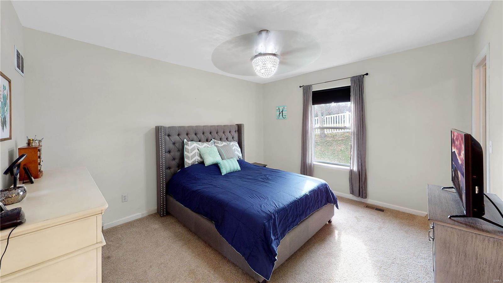 2060 Windmill Summit Drive, Imperial, MO 63052