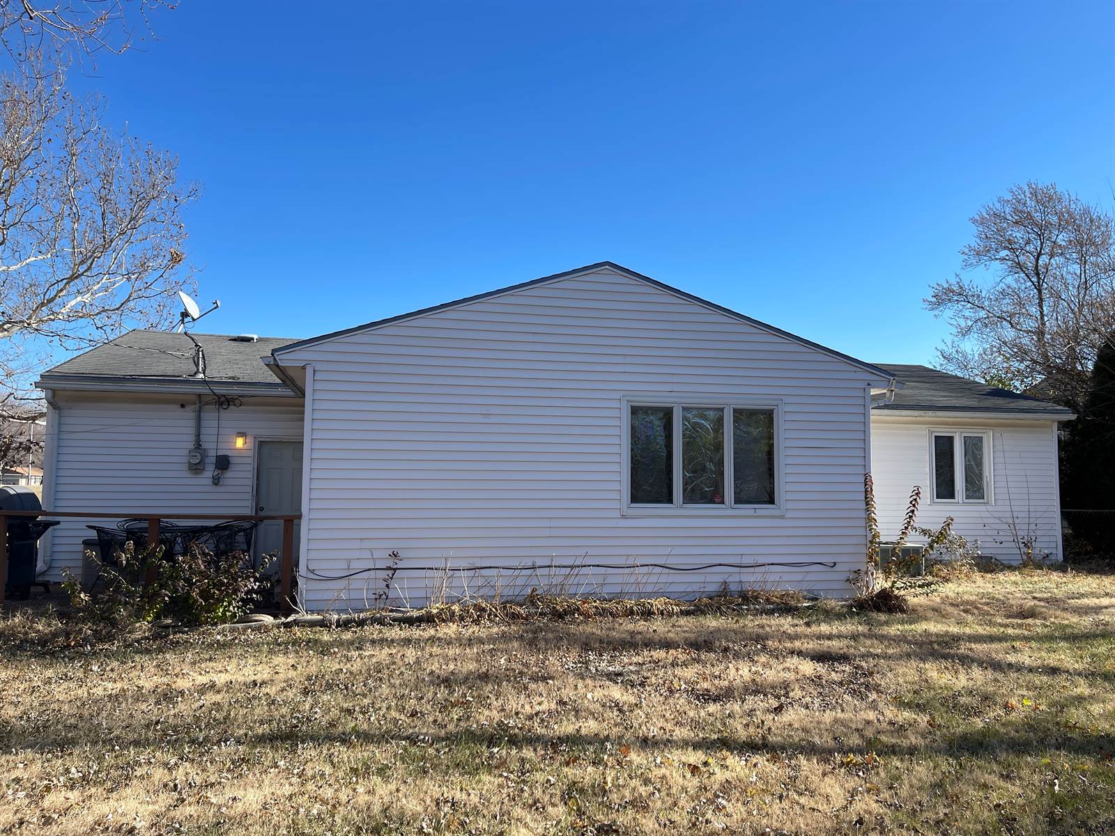 1549 SW Brunswick RD, Topeka, KS 66604