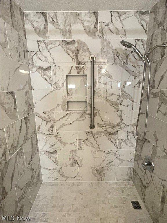 7492 Huntington Drive, Youngstown, OH 44512