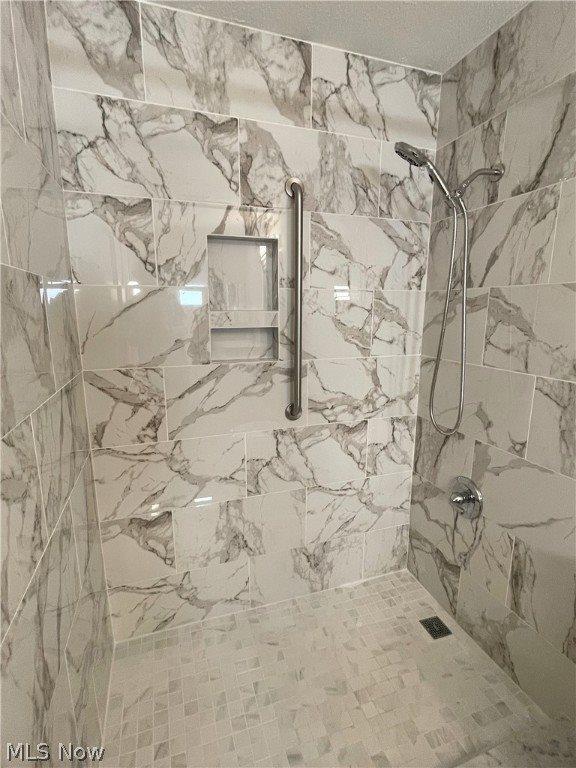 7492 Huntington Drive, Youngstown, OH 44512