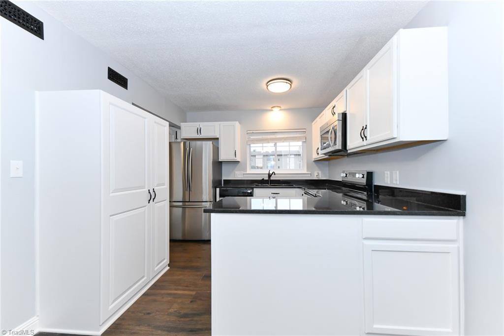 2233 Shadow Valley Road, High Point, NC 27265