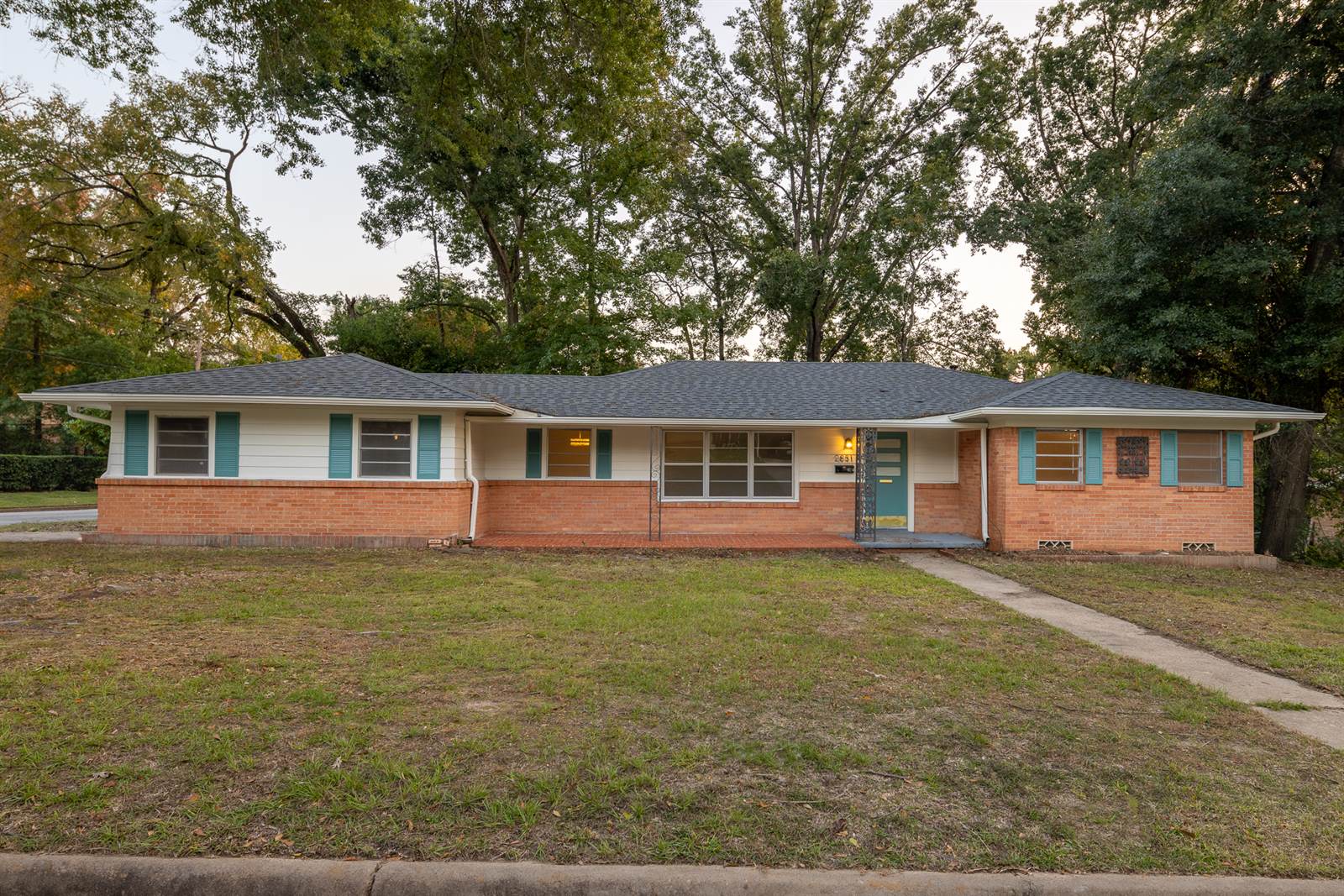 2831 Rollingwood, Tyler, TX 75701