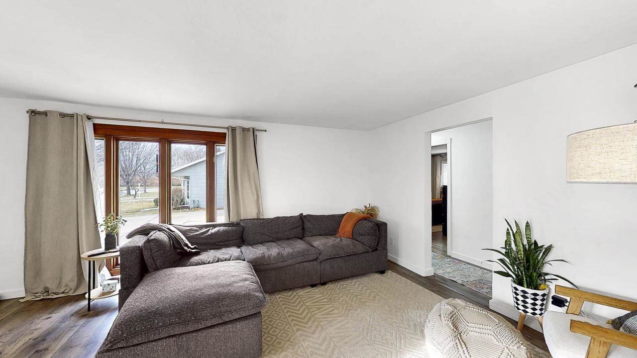 1284 Echo Lane, Green Bay, WI 54304