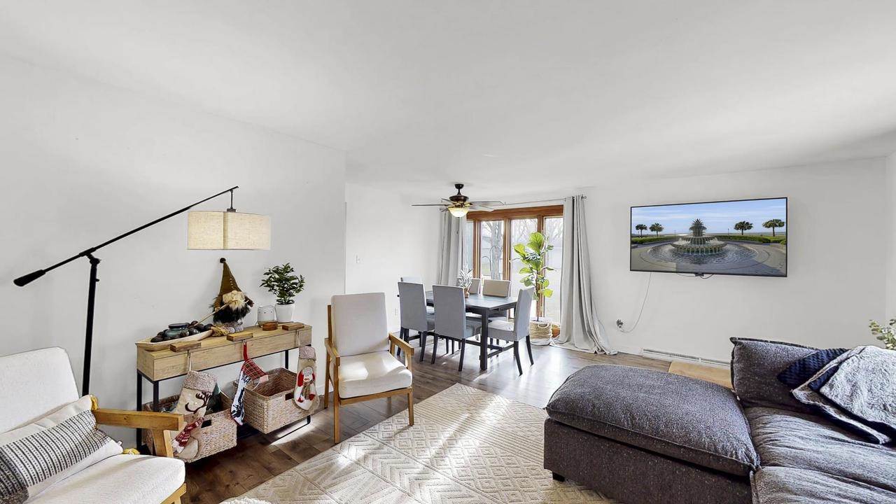 1284 Echo Lane, Green Bay, WI 54304