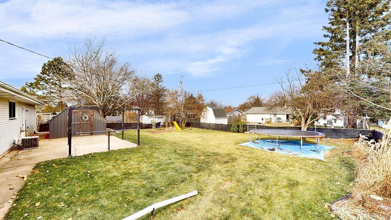 1284 Echo Lane, Green Bay, WI 54304