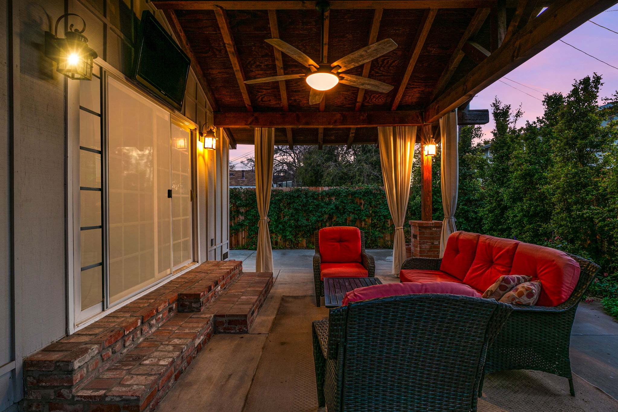 1009 Grandview Avenue, Ojai, CA 93023