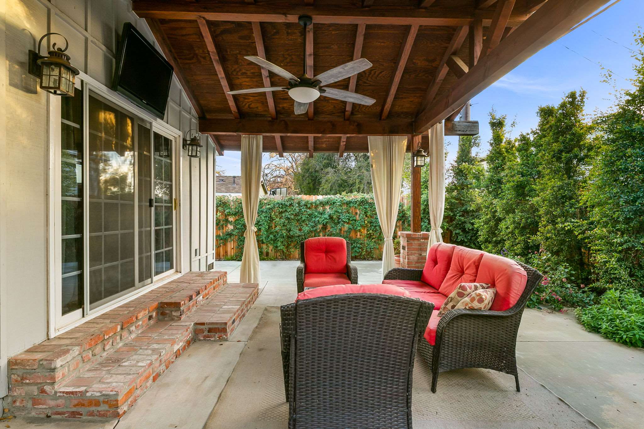 1009 Grandview Avenue, Ojai, CA 93023