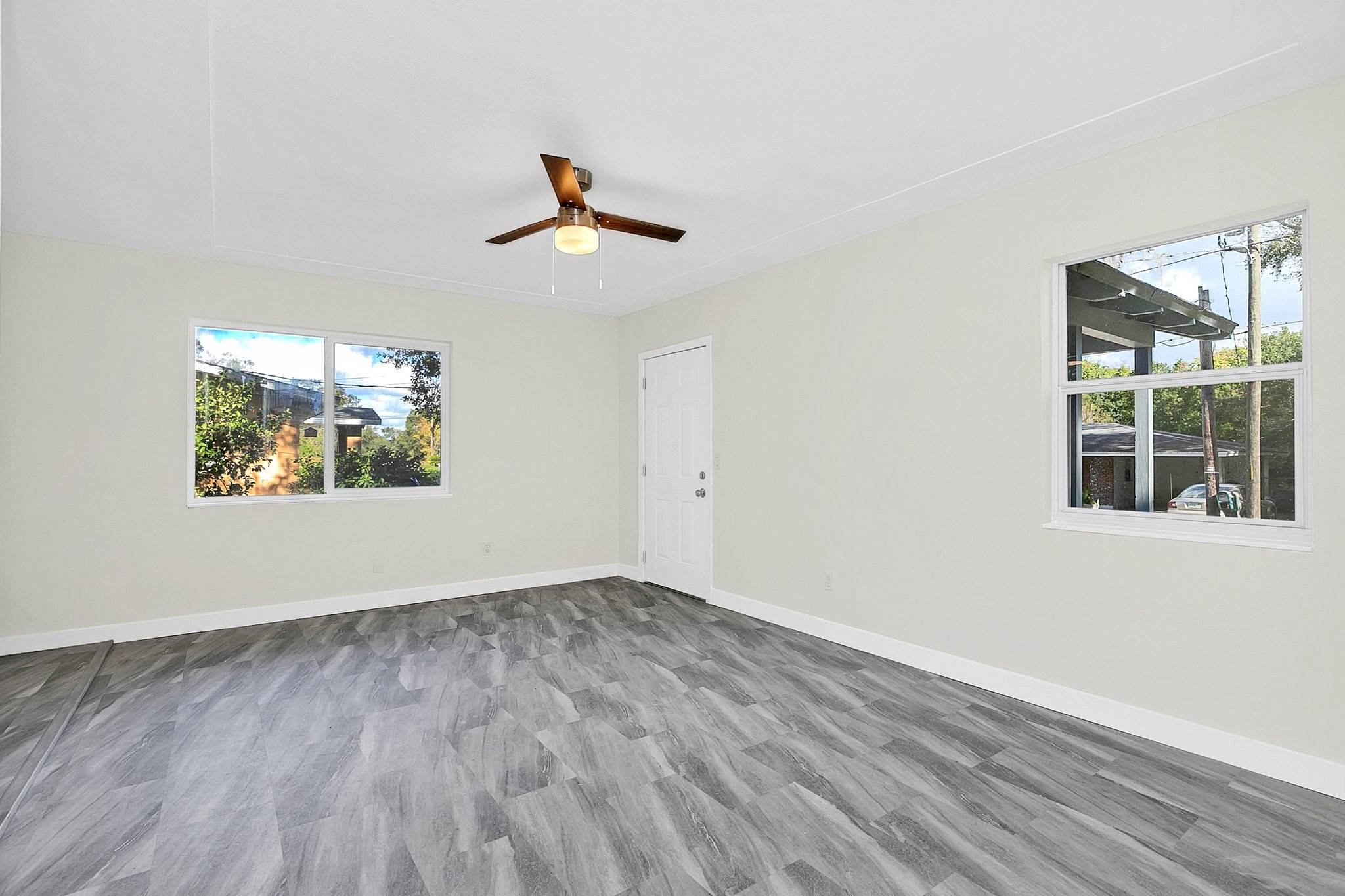 812 S Thompson Ave, Deland, FL 32720