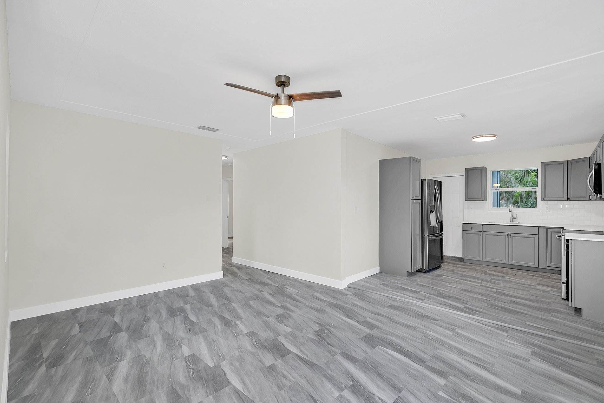 812 S Thompson Ave, Deland, FL 32720