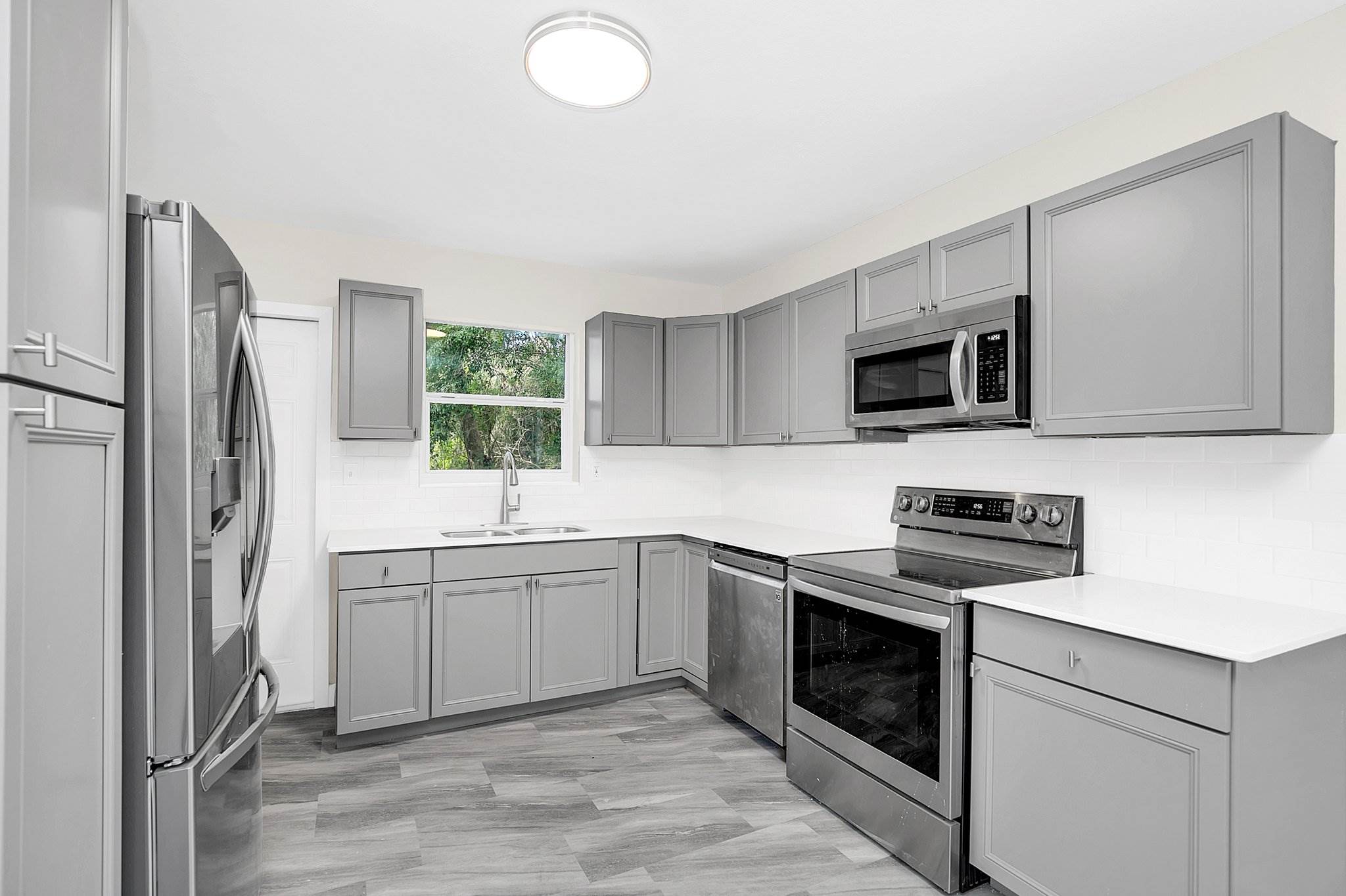 812 S Thompson Ave, Deland, FL 32720