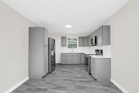 812 S Thompson Ave, Deland, FL 32720